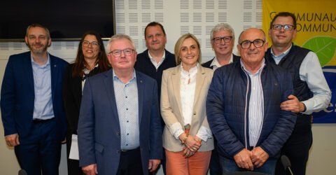 Le président entouré des vice-présidents